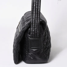 将图片加载到图库查看器中。 極美品 CHANEL シャネル コココクーン ショルダーバッグ A48616 16番台 ココマーク ナイロン ブラック シルバー金具 キルティング 中古 4a006457