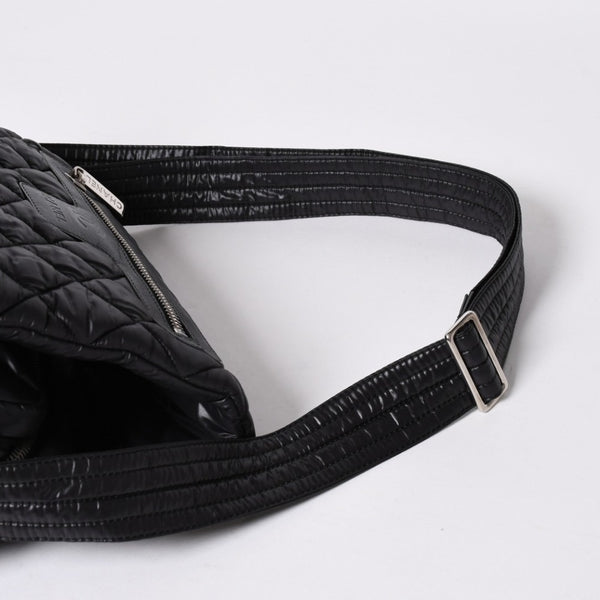極美品 CHANEL シャネル コココクーン ショルダーバッグ A48616 16番台 ココマーク ナイロン ブラック シルバー金具 キルティング 中古 4a006457