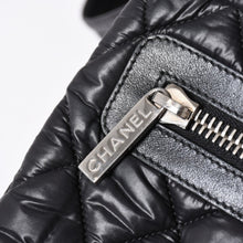 将图片加载到图库查看器中。 極美品 CHANEL シャネル コココクーン ショルダーバッグ A48616 16番台 ココマーク ナイロン ブラック シルバー金具 キルティング 中古 4a006457