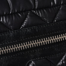 将图片加载到图库查看器中。 極美品 CHANEL シャネル コココクーン ショルダーバッグ A48616 16番台 ココマーク ナイロン ブラック シルバー金具 キルティング 中古 4a006457