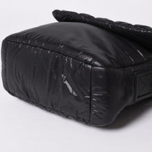 将图片加载到图库查看器中。 極美品 CHANEL シャネル コココクーン ショルダーバッグ A48616 16番台 ココマーク ナイロン ブラック シルバー金具 キルティング 中古 4a006457