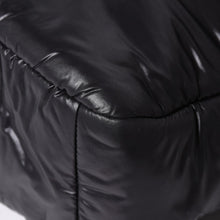 将图片加载到图库查看器中。 極美品 CHANEL シャネル コココクーン ショルダーバッグ A48616 16番台 ココマーク ナイロン ブラック シルバー金具 キルティング 中古 4a006457