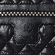 将图片加载到图库查看器中。 極美品 CHANEL シャネル コココクーン ショルダーバッグ A48616 16番台 ココマーク ナイロン ブラック シルバー金具 キルティング 中古 4a006457