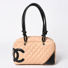 Load the image into the gallery viewer. 極美品 CHANEL シャネル カンボンライン ボーリングバッグ ハンドバッグ A25171 ラムスキン 8番台 ベージュ ブラック ココマーク シルバー金具 中古 4a006417
