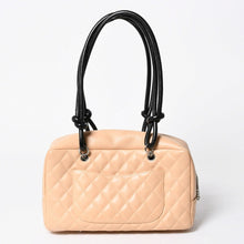 Load the image into the gallery viewer. 極美品 CHANEL シャネル カンボンライン ボーリングバッグ ハンドバッグ A25171 ラムスキン 8番台 ベージュ ブラック ココマーク シルバー金具 中古 4a006417