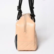 Load the image into the gallery viewer. 極美品 CHANEL シャネル カンボンライン ボーリングバッグ ハンドバッグ A25171 ラムスキン 8番台 ベージュ ブラック ココマーク シルバー金具 中古 4a006417