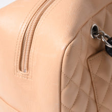 Load the image into the gallery viewer. 極美品 CHANEL シャネル カンボンライン ボーリングバッグ ハンドバッグ A25171 ラムスキン 8番台 ベージュ ブラック ココマーク シルバー金具 中古 4a006417