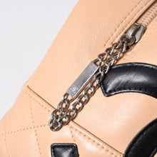 Load the image into the gallery viewer. 極美品 CHANEL シャネル カンボンライン ボーリングバッグ ハンドバッグ A25171 ラムスキン 8番台 ベージュ ブラック ココマーク シルバー金具 中古 4a006417