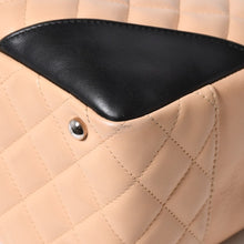Load the image into the gallery viewer. 極美品 CHANEL シャネル カンボンライン ボーリングバッグ ハンドバッグ A25171 ラムスキン 8番台 ベージュ ブラック ココマーク シルバー金具 中古 4a006417