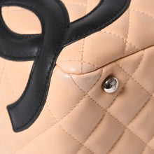Load the image into the gallery viewer. 極美品 CHANEL シャネル カンボンライン ボーリングバッグ ハンドバッグ A25171 ラムスキン 8番台 ベージュ ブラック ココマーク シルバー金具 中古 4a006417
