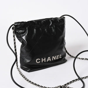 新品同様品 CHANEL シャネル シャネル22 ミニバッグ 2WAY ハンドバッグ ショルダーバッグ ランダム番台 ブラック シルバー金具 中古 4a006458
