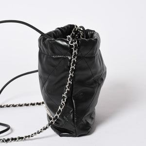 新品同様品 CHANEL シャネル シャネル22 ミニバッグ 2WAY ハンドバッグ ショルダーバッグ ランダム番台 ブラック シルバー金具 中古 4a006458