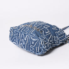 Load the image into the gallery viewer. 新品同様 CHANEL シャネル CHANEL22 ミニ 2WAYショルダーバッグ ココマーク AS3980 デニム ブルー シルバー金具 中古 4a006452