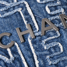 Load the image into the gallery viewer. 新品同様 CHANEL シャネル CHANEL22 ミニ 2WAYショルダーバッグ ココマーク AS3980 デニム ブルー シルバー金具 中古 4a006452