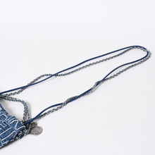 Load the image into the gallery viewer. 新品同様 CHANEL シャネル CHANEL22 ミニ 2WAYショルダーバッグ ココマーク AS3980 デニム ブルー シルバー金具 中古 4a006452