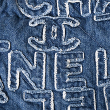 Load the image into the gallery viewer. 新品同様 CHANEL シャネル CHANEL22 ミニ 2WAYショルダーバッグ ココマーク AS3980 デニム ブルー シルバー金具 中古 4a006452