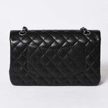 Load the image into the gallery viewer. 新品同様 CHANEL シャネル マトラッセ25 Wフラップ Wチェーンショルダーバッグ キャビアスキン ゴールド金具 ランダム番台 ブラック 中古 4a006559
