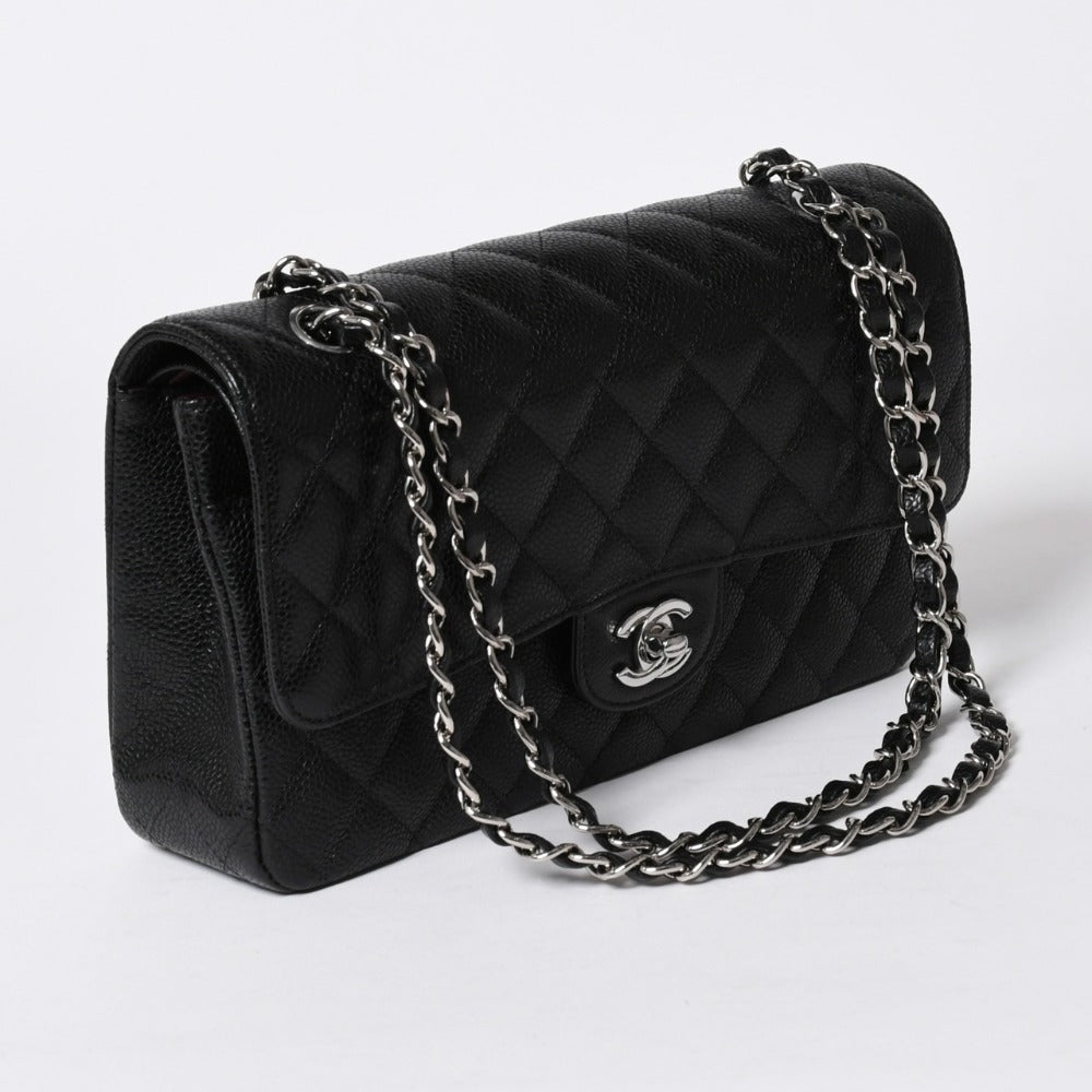 新品同様 CHANEL シャネル マトラッセ25 Wフラップ Wチェーンショルダーバッグ キャビアスキン ゴールド金具 ランダム番台 ブラック 中古 4a006559