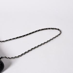 新品同様 CHANEL シャネル マトラッセ25 Wフラップ Wチェーンショルダーバッグ キャビアスキン ゴールド金具 ランダム番台 ブラック 中古 4a006559