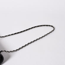 Load the image into the gallery viewer. 新品同様 CHANEL シャネル マトラッセ25 Wフラップ Wチェーンショルダーバッグ キャビアスキン ゴールド金具 ランダム番台 ブラック 中古 4a006559