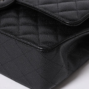 新品同様 CHANEL シャネル マトラッセ25 Wフラップ Wチェーンショルダーバッグ キャビアスキン ゴールド金具 ランダム番台 ブラック 中古 4a006559