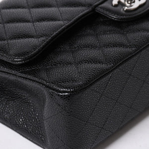 新品同様 CHANEL シャネル マトラッセ25 Wフラップ Wチェーンショルダーバッグ キャビアスキン ゴールド金具 ランダム番台 ブラック 中古 4a006559