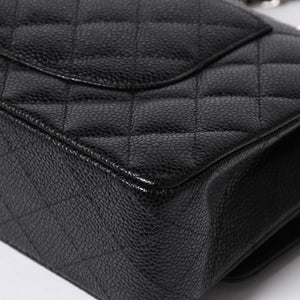 新品同様 CHANEL シャネル マトラッセ25 Wフラップ Wチェーンショルダーバッグ キャビアスキン ゴールド金具 ランダム番台 ブラック 中古 4a006559