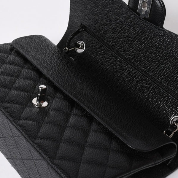 新品同様 CHANEL シャネル マトラッセ25 Wフラップ Wチェーンショルダーバッグ キャビアスキン ゴールド金具 ランダム番台 ブラック 中古 4a006559