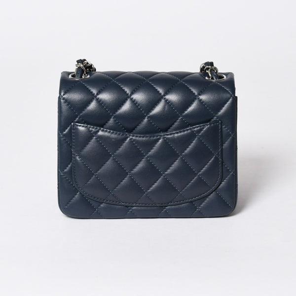 新品同様 CHANEL シャネル ミニマトラッセ17 Sフラップ Sチェーンショルダーバッグ 26番台 ココマーク ラムスキン ブルー シルバー 中古 4a006558