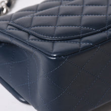 将图片加载到图库查看器中。 新品同様 CHANEL シャネル ミニマトラッセ17 Sフラップ Sチェーンショルダーバッグ 26番台 ココマーク ラムスキン ブルー シルバー 中古 4a006558