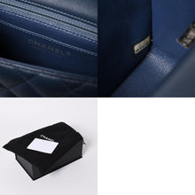 将图片加载到图库查看器中。 新品同様 CHANEL シャネル ミニマトラッセ17 Sフラップ Sチェーンショルダーバッグ 26番台 ココマーク ラムスキン ブルー シルバー 中古 4a006558