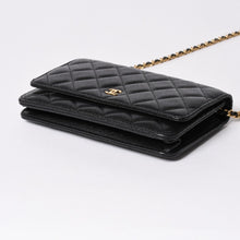 将图片加载到图库查看器中。 新品同様 CHANEL シャネル チェーンウォレット 長財布 AP0250 27番台 ココマーク キャビアスキン ブラック ゴールド金具 中古 4a006405