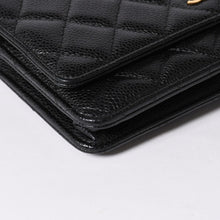 将图片加载到图库查看器中。 新品同様 CHANEL シャネル チェーンウォレット 長財布 AP0250 27番台 ココマーク キャビアスキン ブラック ゴールド金具 中古 4a006405