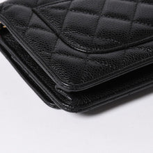 将图片加载到图库查看器中。 新品同様 CHANEL シャネル チェーンウォレット 長財布 AP0250 27番台 ココマーク キャビアスキン ブラック ゴールド金具 中古 4a006405