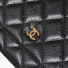 将图片加载到图库查看器中。 新品同様 CHANEL シャネル チェーンウォレット 長財布 AP0250 27番台 ココマーク キャビアスキン ブラック ゴールド金具 中古 4a006405