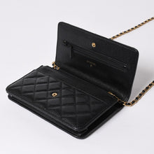 将图片加载到图库查看器中。 新品同様 CHANEL シャネル チェーンウォレット 長財布 AP0250 27番台 ココマーク キャビアスキン ブラック ゴールド金具 中古 4a006405