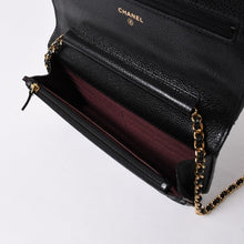 将图片加载到图库查看器中。 新品同様 CHANEL シャネル チェーンウォレット 長財布 AP0250 27番台 ココマーク キャビアスキン ブラック ゴールド金具 中古 4a006405