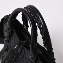 Load the image into the gallery viewer. 極美品 BALENCIAGA バレンシアガ クラシック ミニシティ ナイロン レザー 2WAY ハンドバッグ ショルダーバッグ ブラック 300295 中古 4a006411