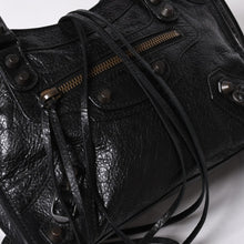 Load the image into the gallery viewer. 極美品 BALENCIAGA バレンシアガ クラシック ミニシティ ナイロン レザー 2WAY ハンドバッグ ショルダーバッグ ブラック 300295 中古 4a006411