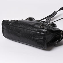 Load the image into the gallery viewer. 極美品 BALENCIAGA バレンシアガ クラシック ミニシティ ナイロン レザー 2WAY ハンドバッグ ショルダーバッグ ブラック 300295 中古 4a006411