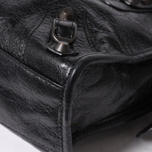 Load the image into the gallery viewer. 極美品 BALENCIAGA バレンシアガ クラシック ミニシティ ナイロン レザー 2WAY ハンドバッグ ショルダーバッグ ブラック 300295 中古 4a006411