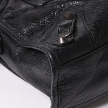 Load the image into the gallery viewer. 極美品 BALENCIAGA バレンシアガ クラシック ミニシティ ナイロン レザー 2WAY ハンドバッグ ショルダーバッグ ブラック 300295 中古 4a006411