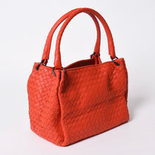 将图片加载到图库查看器中。 極美品 BOTTEGAVENETA ボッテガヴェネタ ハンドバッグ イントレチャート B064D5328B レッド マットブラック金具 中古 4a006519
