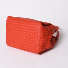 将图片加载到图库查看器中。 極美品 BOTTEGAVENETA ボッテガヴェネタ ハンドバッグ イントレチャート B064D5328B レッド マットブラック金具 中古 4a006519