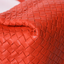 将图片加载到图库查看器中。 極美品 BOTTEGAVENETA ボッテガヴェネタ ハンドバッグ イントレチャート B064D5328B レッド マットブラック金具 中古 4a006519