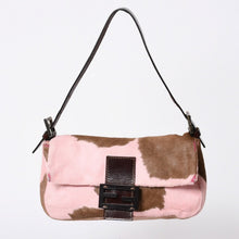 Load the image into the gallery viewer. 極美品 FENDI フェンディ マンマバケット ワンショルダーバッグ ハラコ 26424 ピンク ブラウン 中古 4a006404