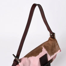 Load the image into the gallery viewer. 極美品 FENDI フェンディ マンマバケット ワンショルダーバッグ ハラコ 26424 ピンク ブラウン 中古 4a006404