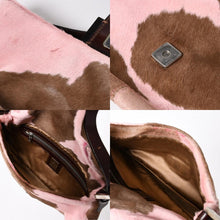 Load the image into the gallery viewer. 極美品 FENDI フェンディ マンマバケット ワンショルダーバッグ ハラコ 26424 ピンク ブラウン 中古 4a006404