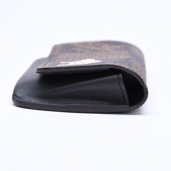 極美品 LOUIS VUITTON×NIGO ルイヴィトン ニゴ エテュイ リュネット ウッディー メガネケース GI0497 ブラウン シルバー金具 中古 4a006455