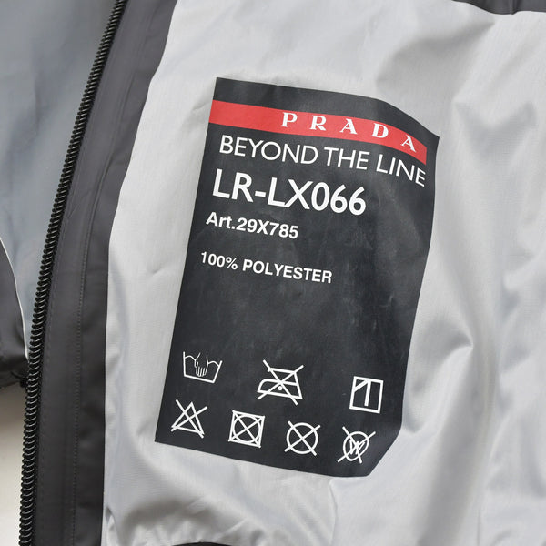 PRADA プラダ ブルゾン Linea Rossa Reflective Jacket リネア ロッサ リフレクティブ ジャケット グレー ブラック レッド 美品 中古 4a006463